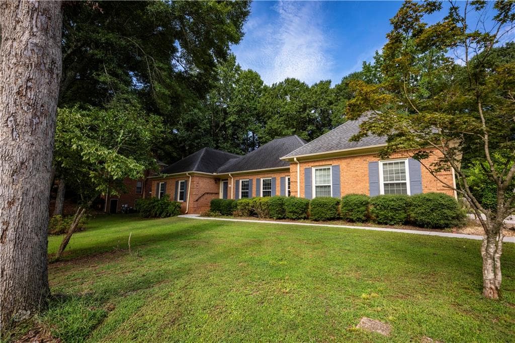 4 bedroom, 3 bathroom, 2,365 sq ft single family residence for sale at 341 Chesterfield Road, Bogart, GA 30622 — photo 7