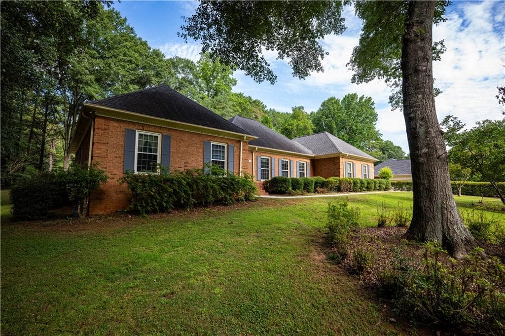 4 bedroom, 3 bathroom, 2,365 sq ft single family residence for sale at 341 Chesterfield Road, Bogart, GA 30622 — photo 8