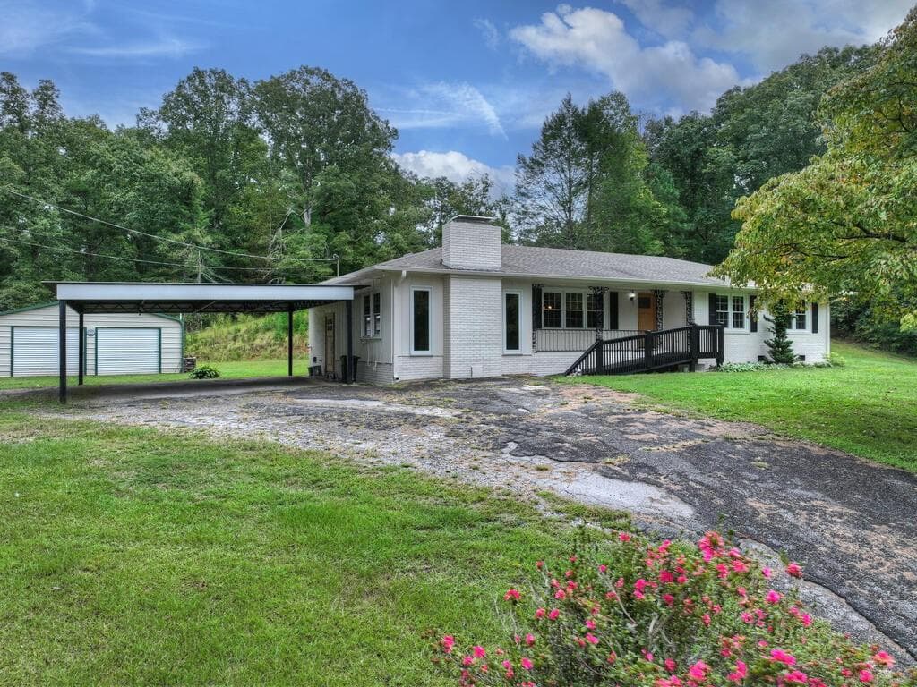 2 bedroom, 3 bathroom, 1,775 sq ft single family residence for sale at 3347 Highway 52, Ellijay, GA 30536 — photo 2