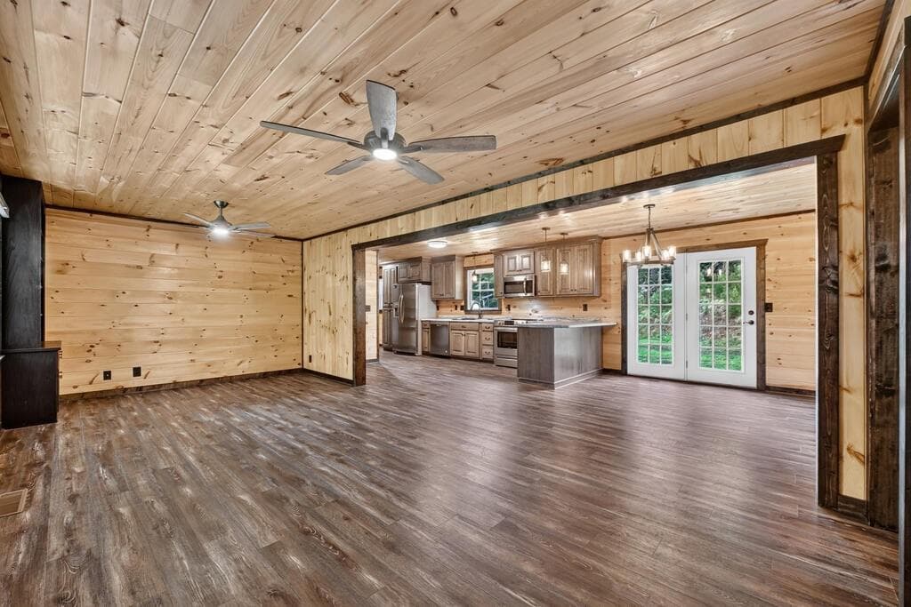 2 bedroom, 3 bathroom, 1,775 sq ft single family residence for sale at 3347 Highway 52, Ellijay, GA 30536 — photo 7