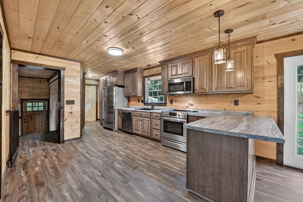 2 bedroom, 3 bathroom, 1,775 sq ft single family residence for sale at 3347 Highway 52, Ellijay, GA 30536 — photo 8