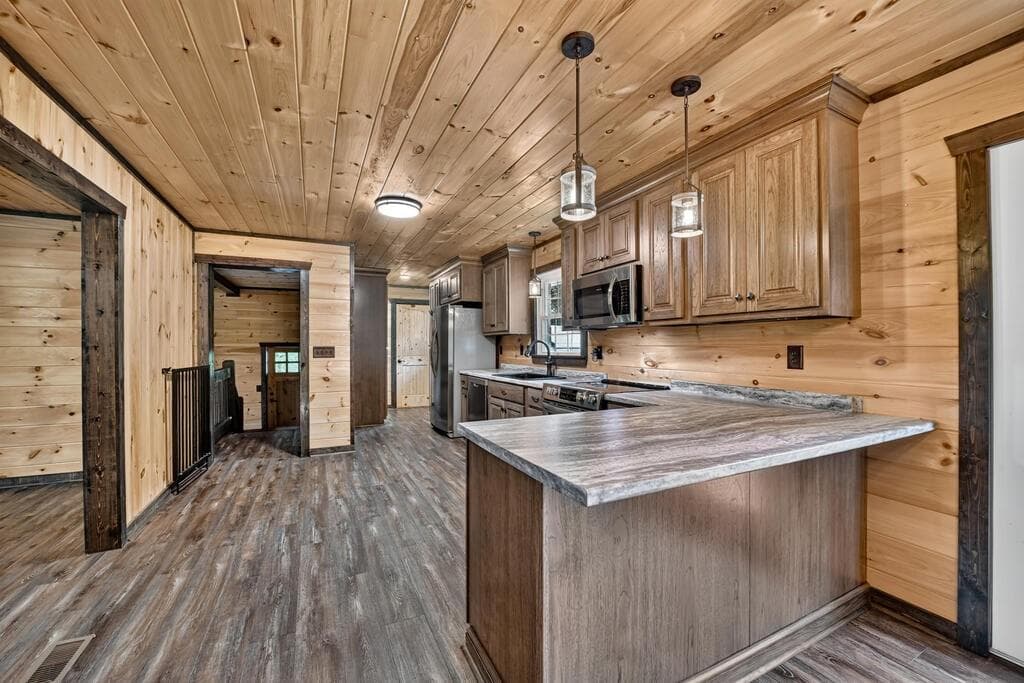 2 bedroom, 3 bathroom, 1,775 sq ft single family residence for sale at 3347 Highway 52, Ellijay, GA 30536 — photo 10