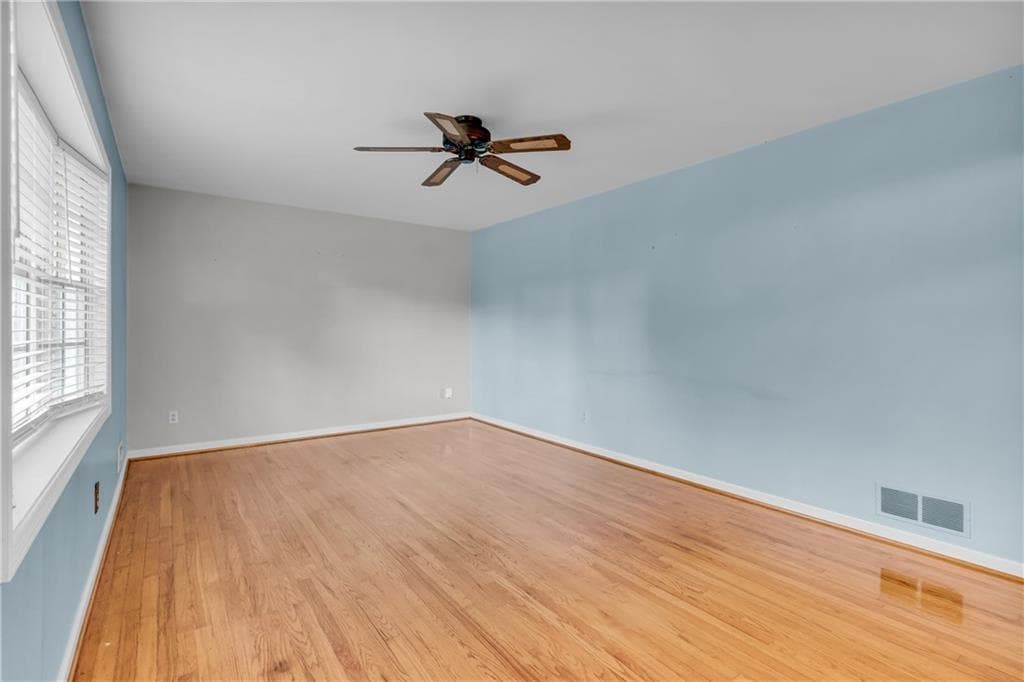 4 bedroom, 3 bathroom, 1,880 sq ft single family residence for sale at 840 Sherwood Drive, Jonesboro, GA 30236 — photo 5
