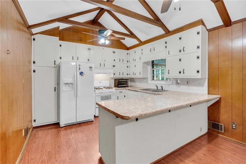 4 bedroom, 3 bathroom, 1,880 sq ft single family residence for sale at 840 Sherwood Drive, Jonesboro, GA 30236 — photo 8
