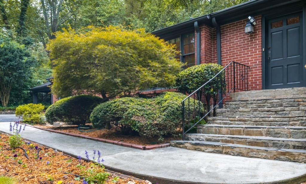 5 bedroom, 4 bathroom, 3,166 sq ft single family residence for sale at 2320 Lavista Road, Atlanta, GA 30329 — photo 4