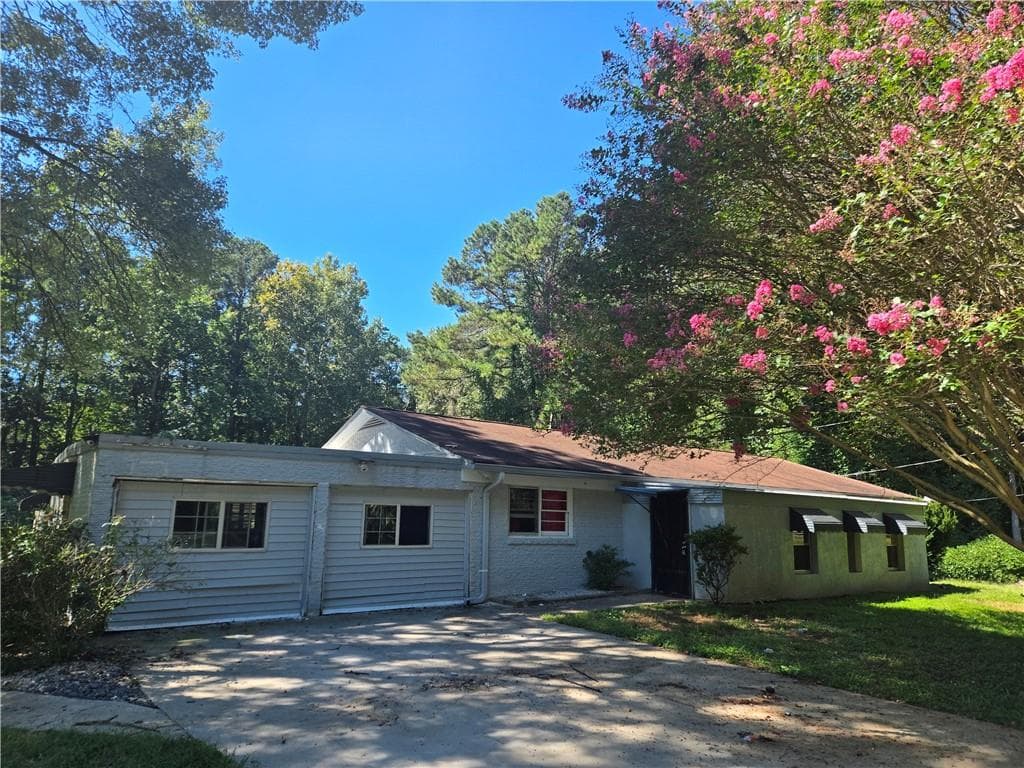 3 bedroom, 2 bathroom, 2,280 sq ft single family residence for sale at 4431 Janice Drive, College Park, GA 30337 — photo 2