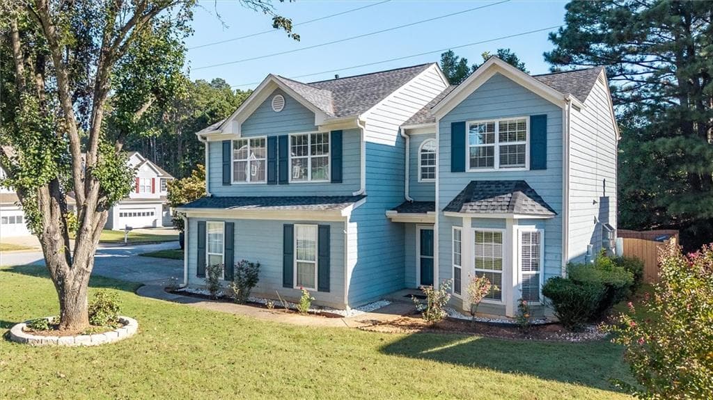 3 bedroom, 3 bathroom, 1,976 sq ft single family residence for sale at 3501 Grovewood Lane, Duluth, GA 30096 — photo 2