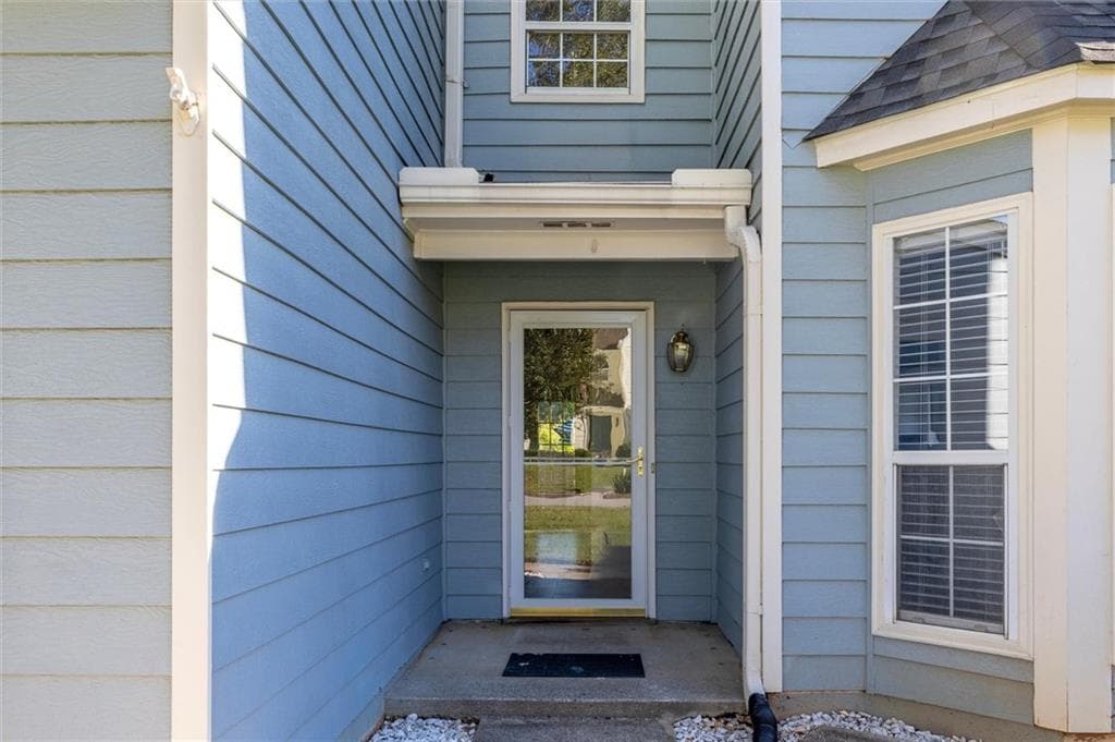 3 bedroom, 3 bathroom, 1,976 sq ft single family residence for sale at 3501 Grovewood Lane, Duluth, GA 30096 — photo 5
