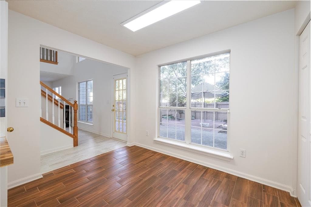 3 bedroom, 3 bathroom, 1,976 sq ft single family residence for sale at 3501 Grovewood Lane, Duluth, GA 30096 — photo 9