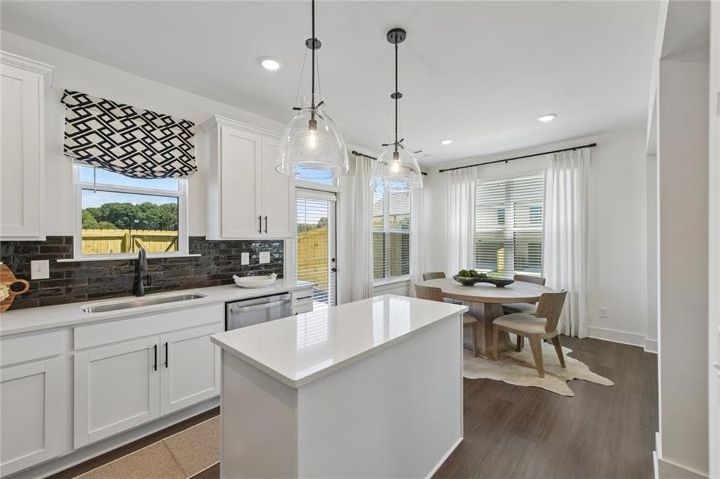 3 bedroom, 3 bathroom, 1,745 sq ft townhouse for sale at 222 Foxtrot Avenue, Hoschton, GA 30548 — photo 4