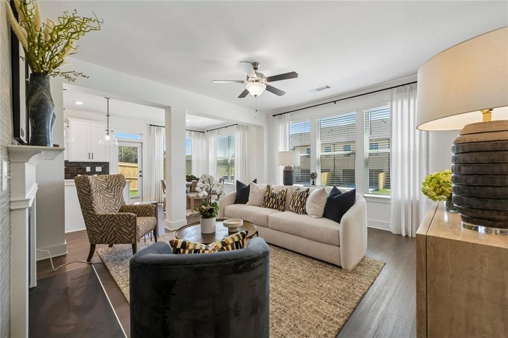 3 bedroom, 3 bathroom, 1,745 sq ft townhouse for sale at 222 Foxtrot Avenue, Hoschton, GA 30548 — photo 8