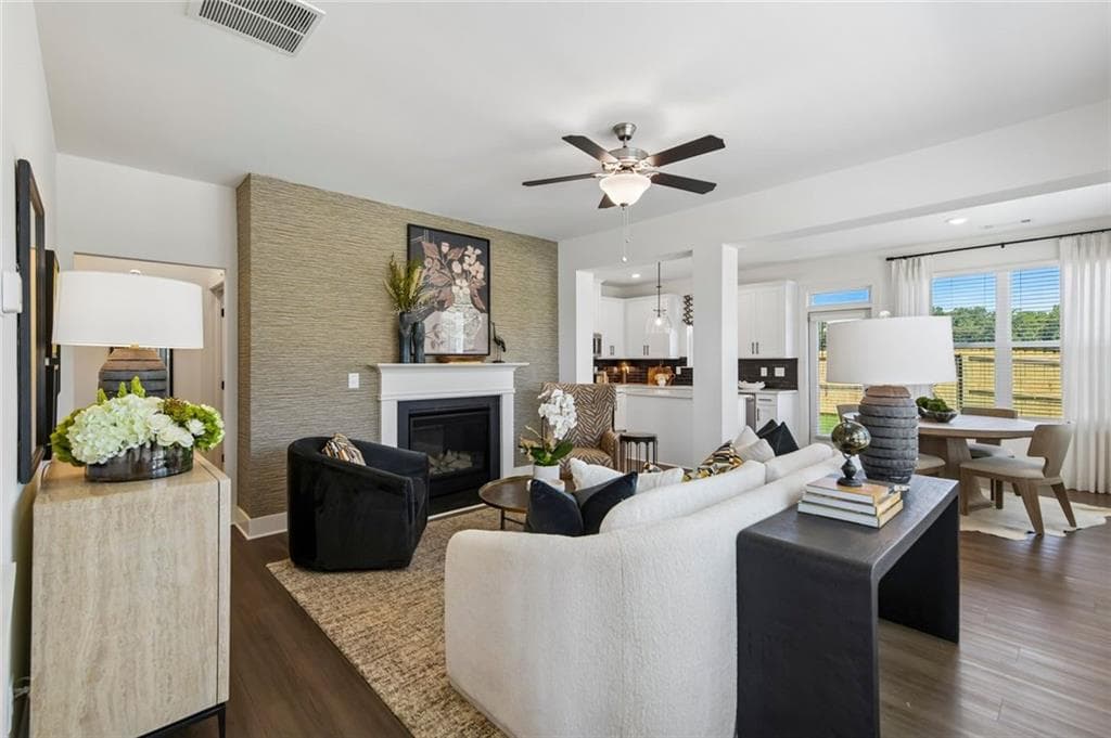3 bedroom, 3 bathroom, 1,745 sq ft townhouse for sale at 222 Foxtrot Avenue, Hoschton, GA 30548 — photo 10