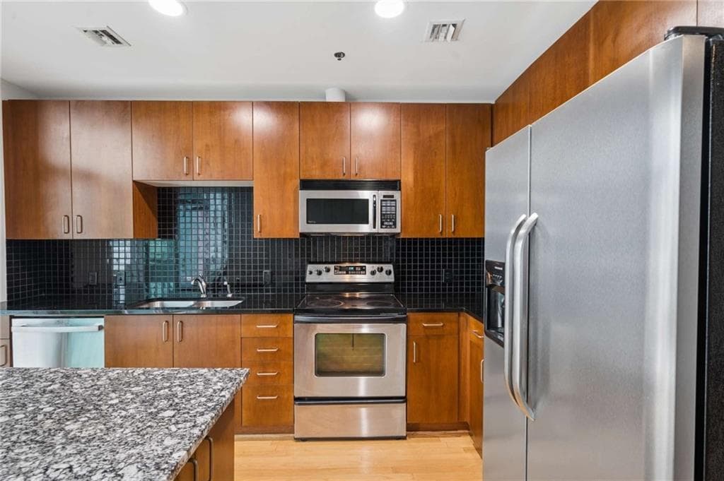 1 bedroom, 1 bathroom, 696 sq ft condominium for rent at 943 Peachtree Street 707, Atlanta, GA 30309 for $1,900 a month — photo 4