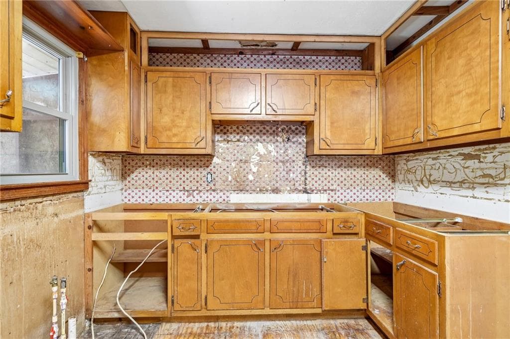 3 bedroom, 2 bathroom, 1,688 sq ft single family residence for sale at 5741 Liberty Road, Winston, GA 30187 — photo 8