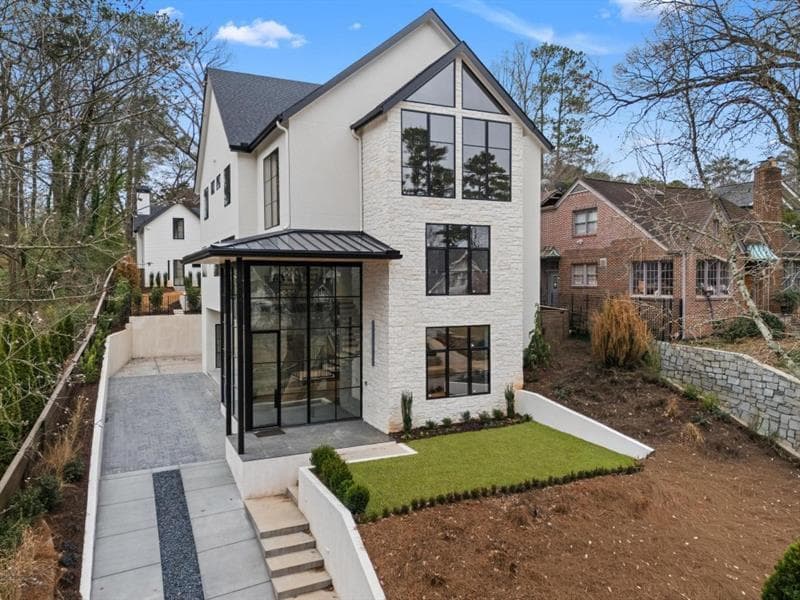7 bedroom, 8 bathroom, 7,832 sq ft single family residence for sale at 843 Yorkshire Road, Atlanta, GA 30306 — photo 3