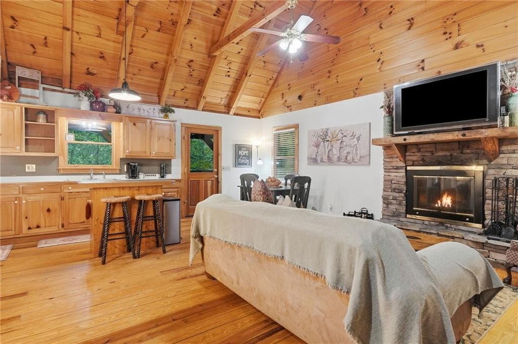 2 bedroom, 2 bathroom, 1,440 sq ft single family residence for sale at 409 Tate Creek Trail, Dahlonega, GA 30533 — photo 2