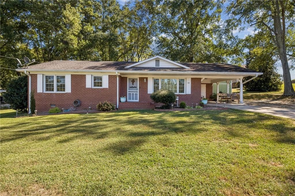 3 bedroom, 1 bathroom, 1,123 sq ft single family residence for sale at 542 Marion Street, Winder, GA 30680 — photo 2