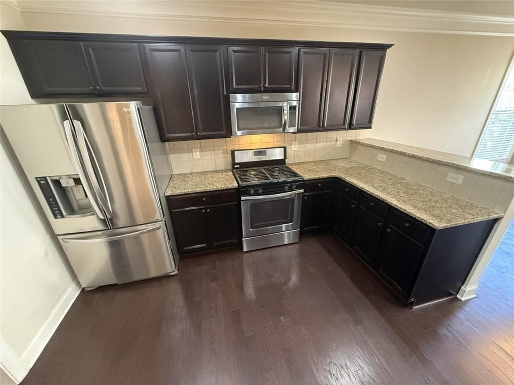 4 bedroom, 3 bathroom, 2,483 sq ft single family residence for rent at 5085 Breezewood Circle, Alpharetta, GA 30004 for $2,600 a month — photo 3