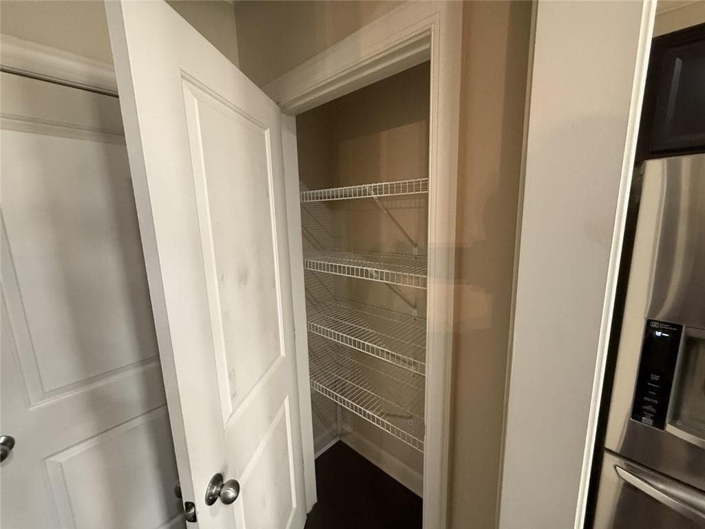4 bedroom, 3 bathroom, 2,483 sq ft single family residence for rent at 5085 Breezewood Circle, Alpharetta, GA 30004 for $2,600 a month — photo 6