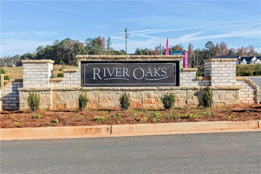 4 bedroom, 2 bathroom, 1,850 sq ft single family residence for sale at 756 Ocmulgee Crossing, Locust Grove, GA 30248 — photo 2