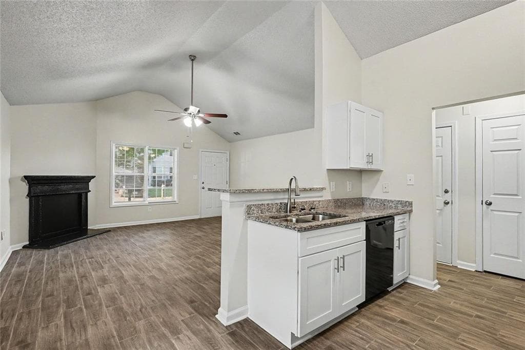 3 bedroom, 2 bathroom, 1,382 sq ft single family residence for sale at 6934 Red Bone Way, Stonecrest, GA 30038 — photo 7
