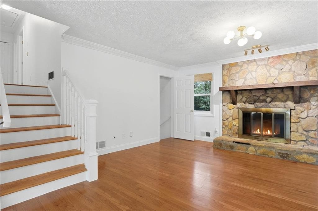 4 bedroom, 2 bathroom, 2,348 sq ft single family residence for sale at 5024 Gunners, Roswell, GA 30075 — photo 7