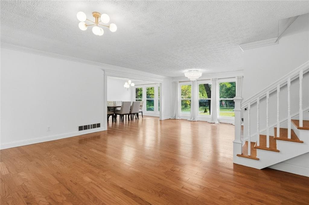 4 bedroom, 2 bathroom, 2,348 sq ft single family residence for sale at 5024 Gunners, Roswell, GA 30075 — photo 8