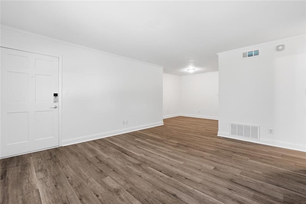 2 bedroom, 2 bathroom, 1,176 sq ft condominium for sale at 3510 Roswell Road L-4, Atlanta, GA 30305 — photo 7