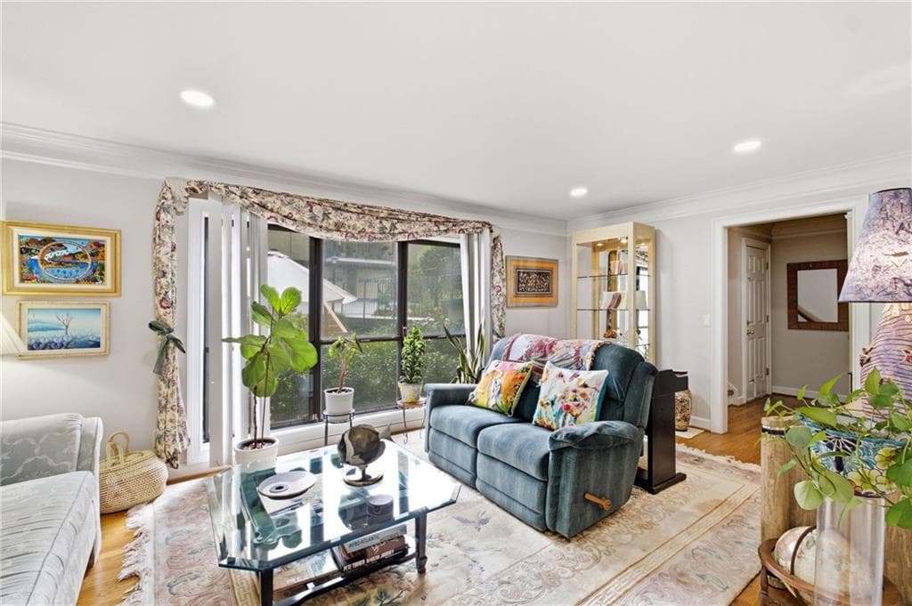 3 bedroom, 3 bathroom, 2,261 sq ft townhouse for sale at 1742 Woodcliff Place, Atlanta, GA 30329 — photo 7
