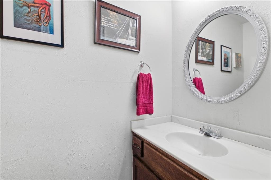 3 bedroom, 3 bathroom, 2,261 sq ft townhouse for sale at 1742 Woodcliff Place, Atlanta, GA 30329 — photo 10