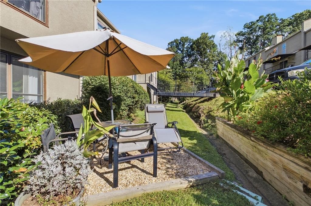 3 bedroom, 3 bathroom, 2,261 sq ft townhouse for sale at 1742 Woodcliff Place, Atlanta, GA 30329 — photo 6