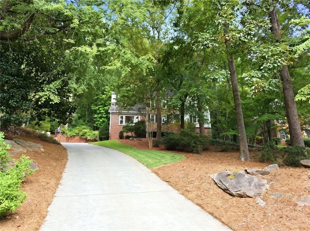 6 bedroom, 5 bathroom, 4,355 sq ft single family residence for sale at 235 River Landing Drive, Roswell, GA 30075 — photo 3