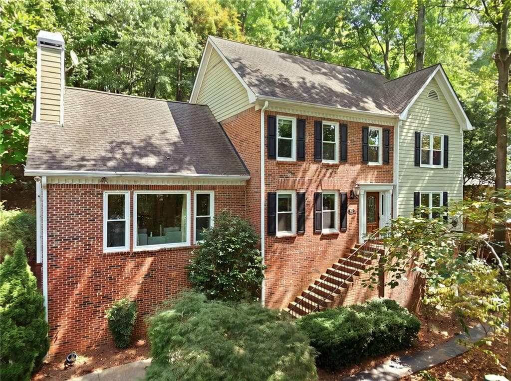 6 bedroom, 5 bathroom, 4,355 sq ft single family residence for sale at 235 River Landing Drive, Roswell, GA 30075 — photo 5