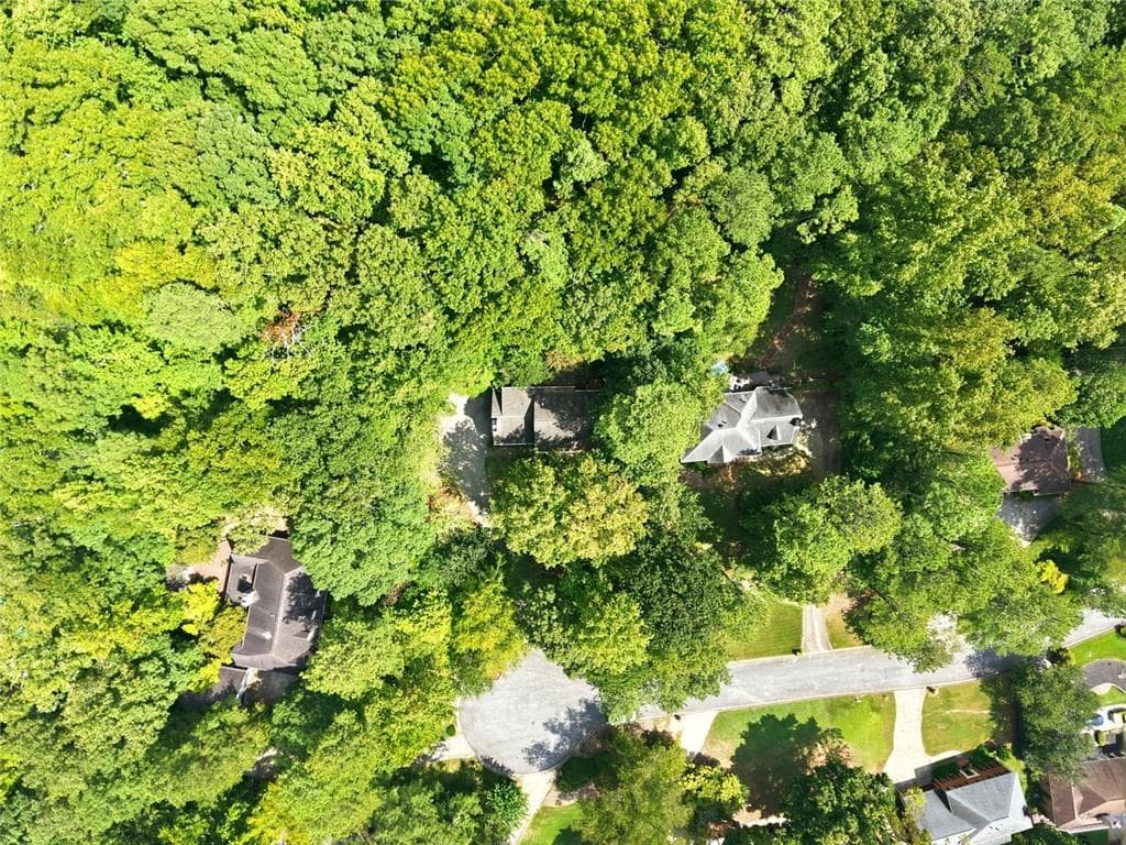 6 bedroom, 5 bathroom, 4,355 sq ft single family residence for sale at 235 River Landing Drive, Roswell, GA 30075 — photo 7