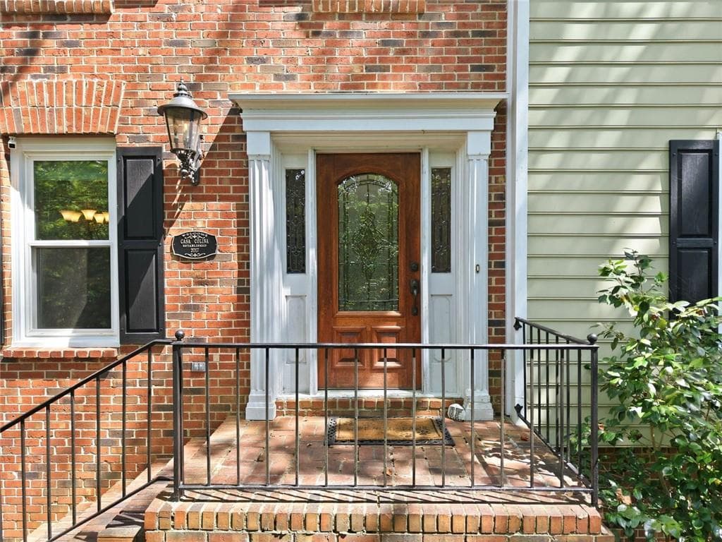 6 bedroom, 5 bathroom, 4,355 sq ft single family residence for sale at 235 River Landing Drive, Roswell, GA 30075 — photo 9