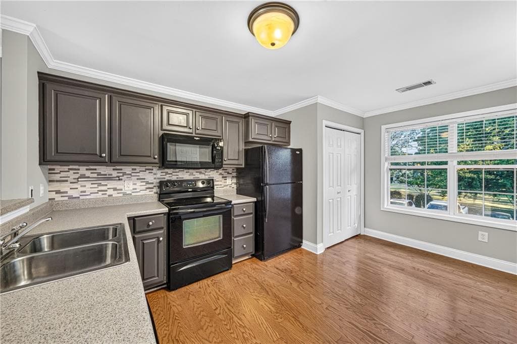 2 bedroom, 3 bathroom, 1,088 sq ft condominium for sale at 105 Whitehead Road 23, Athens, GA 30606 — photo 3