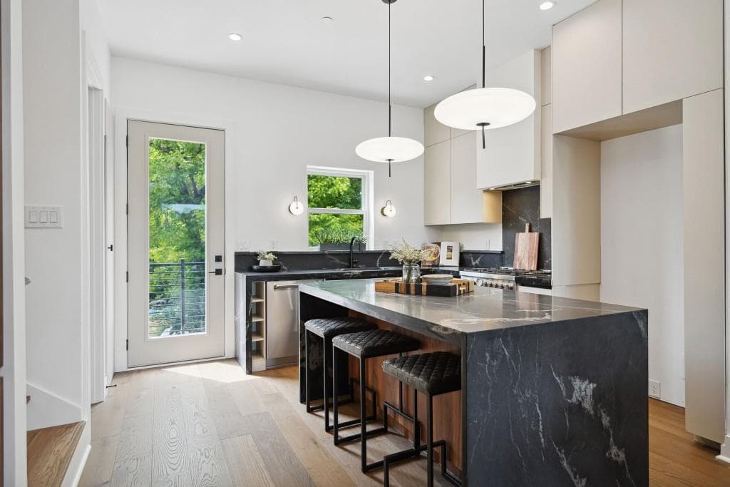 3 bedroom, 4 bathroom, 1,810 sq ft townhouse for sale at 1570 Flat Shoals Road 4, Atlanta, GA 30316 — photo 9