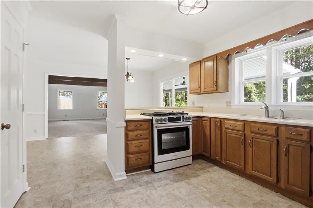 4 bedroom, 4 bathroom, 2,915 sq ft single family residence for sale at 990 Chads Ford Court, Macon, GA 31210 — photo 6
