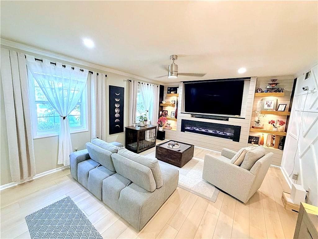 3 bedroom, 3 bathroom, 1,434 sq ft townhouse for sale at 6900 Roswell Road 1K, Sandy Springs, GA 30328 — photo 3