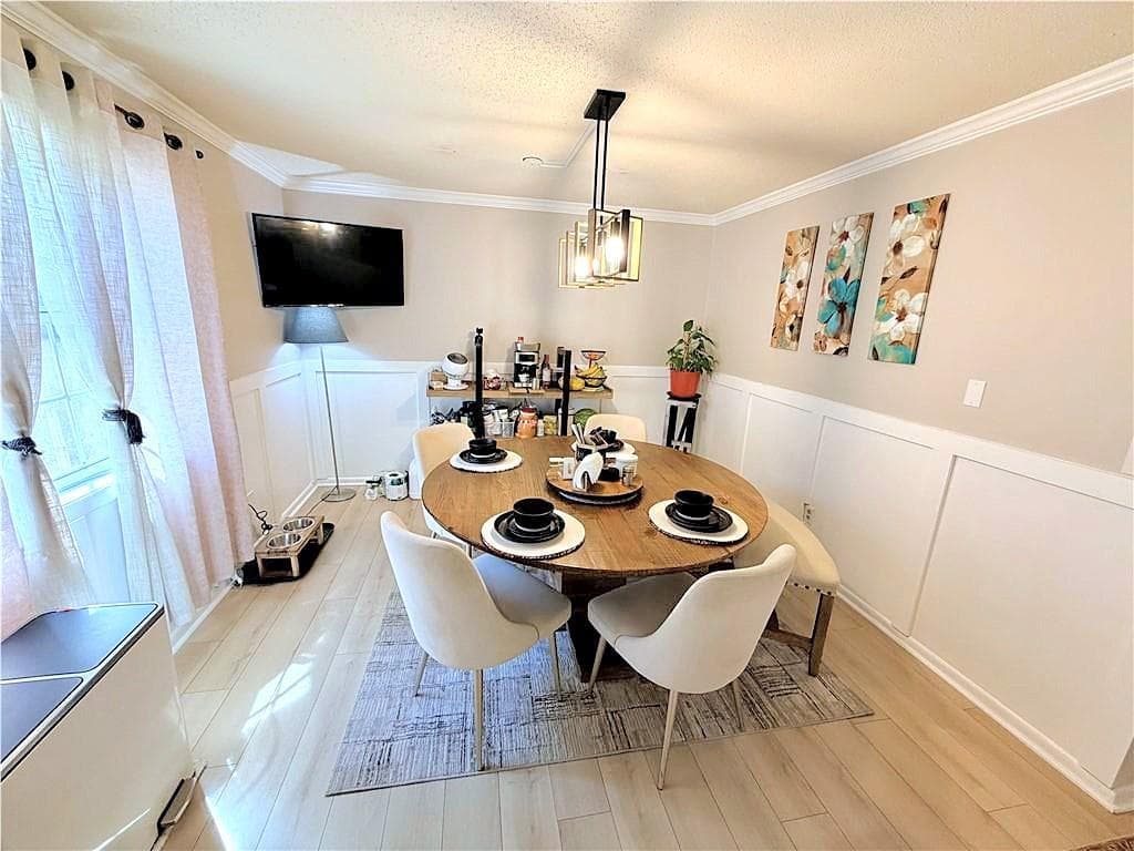 3 bedroom, 3 bathroom, 1,434 sq ft townhouse for sale at 6900 Roswell Road 1K, Sandy Springs, GA 30328 — photo 5