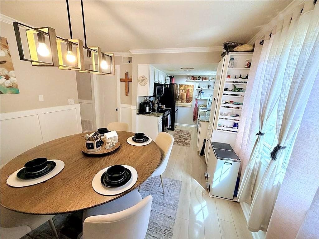 3 bedroom, 3 bathroom, 1,434 sq ft townhouse for sale at 6900 Roswell Road 1K, Sandy Springs, GA 30328 — photo 9