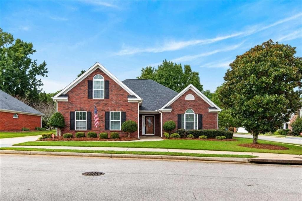 2 bedroom, 2 bathroom, 2,175 sq ft single family residence for sale at 163 Pinnacle Lane, Mcdonough, GA 30253