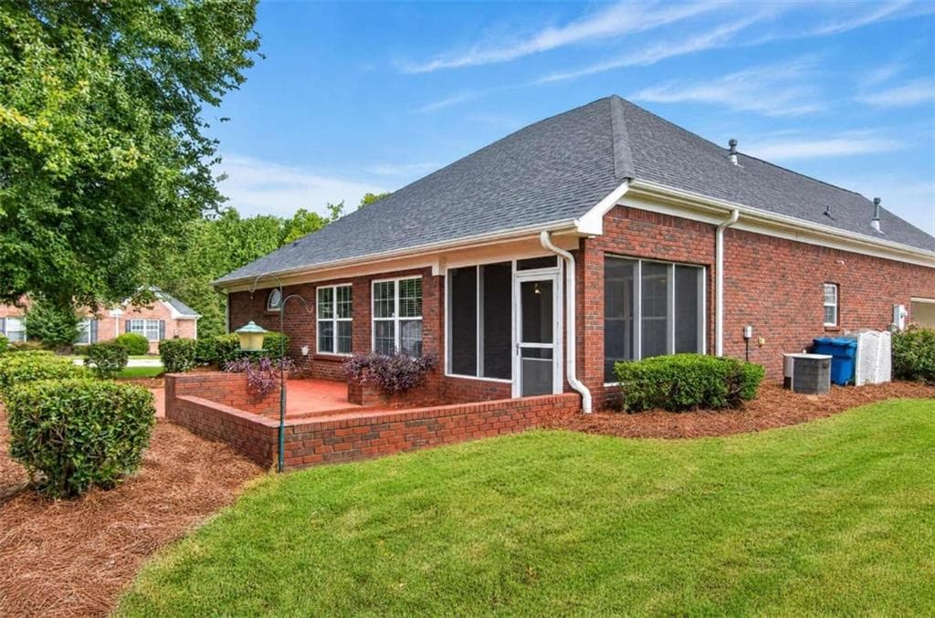 2 bedroom, 2 bathroom, 2,175 sq ft single family residence for sale at 163 Pinnacle Lane, Mcdonough, GA 30253 — photo 2