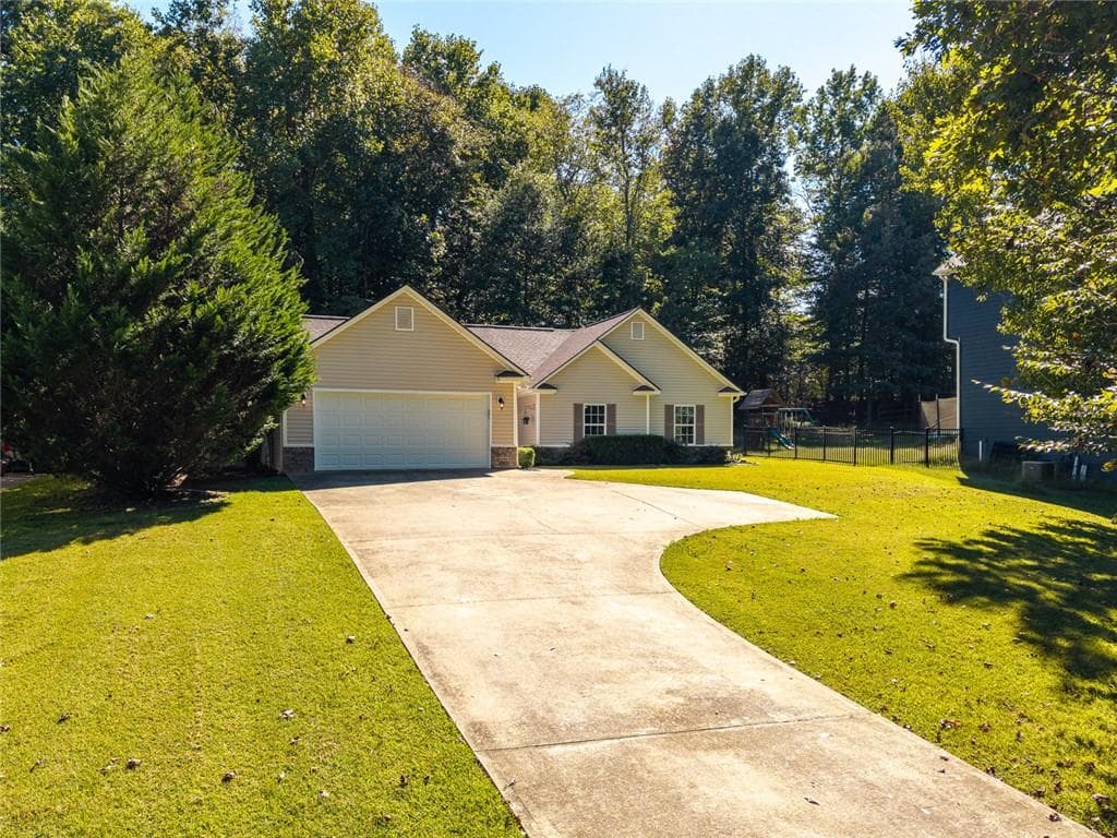3 bedroom, 2 bathroom, 1,626 sq ft single family residence for sale at 52 Blakes Lane, Talking Rock, GA 30175 — photo 6