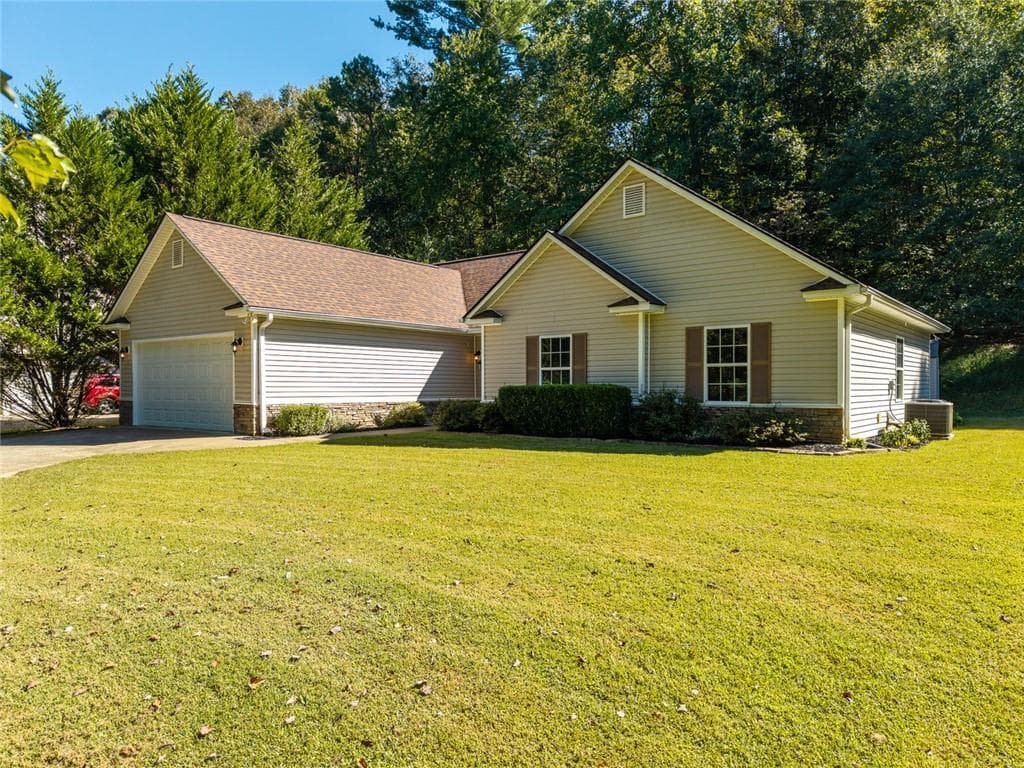 3 bedroom, 2 bathroom, 1,626 sq ft single family residence for sale at 52 Blakes Lane, Talking Rock, GA 30175 — photo 7