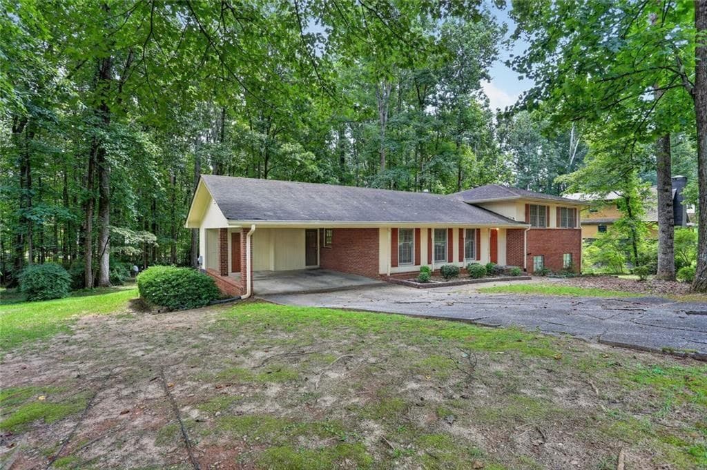 3 bedroom, 3 bathroom, 2,055 sq ft single family residence for sale at 9278 Seminole Road, Jonesboro, GA 30236 — photo 2