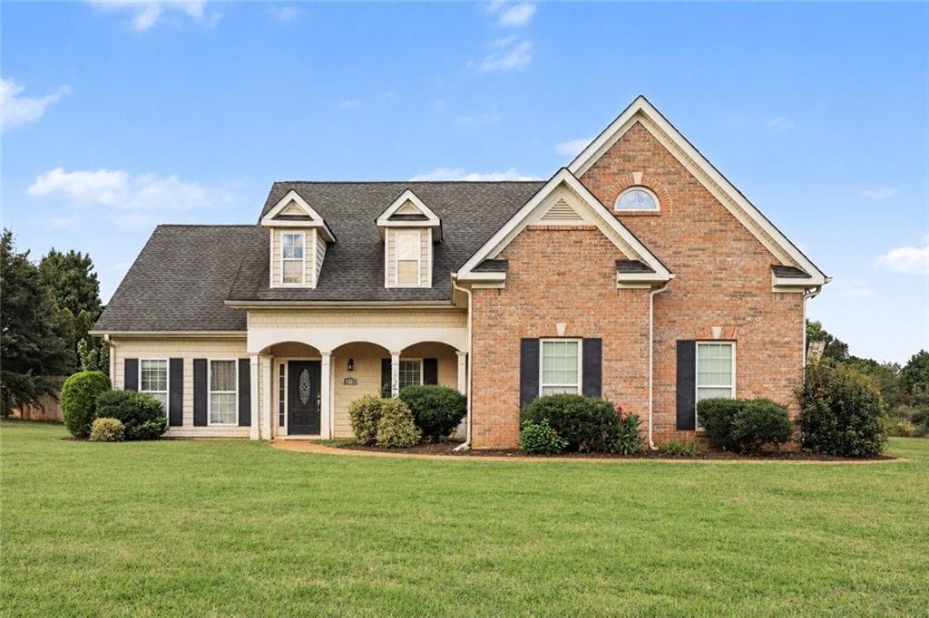 3 bedroom, 3 bathroom, 2,338 sq ft single family residence for sale at 1014 Clover Leaf Drive, Mcdonough, GA 30252 — photo 1 of 20