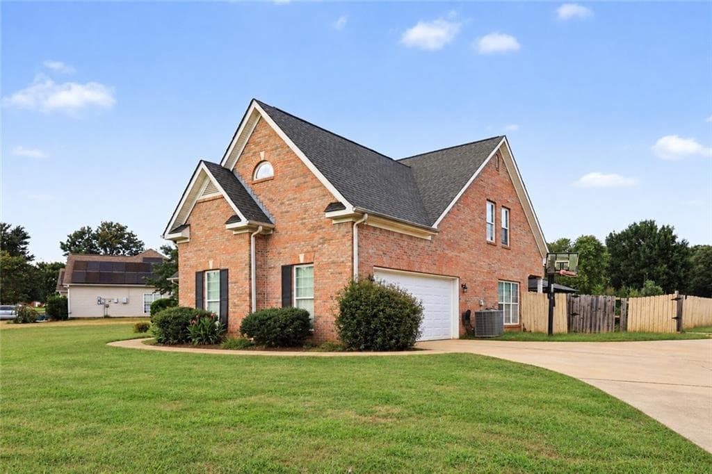 3 bedroom, 3 bathroom, 2,338 sq ft single family residence for sale at 1014 Clover Leaf Drive, Mcdonough, GA 30252 — photo 7