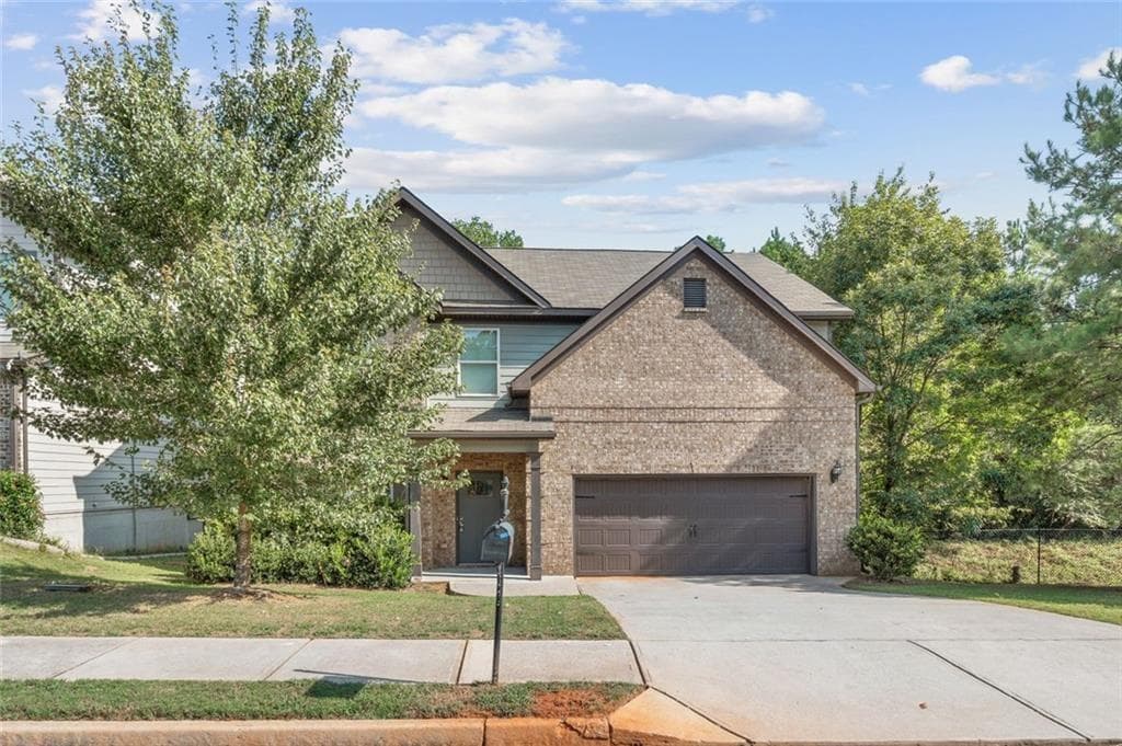 4 bedroom, 3 bathroom, 2,376 sq ft single family residence for sale at 281 Janney Circle, Mcdonough, GA 30253