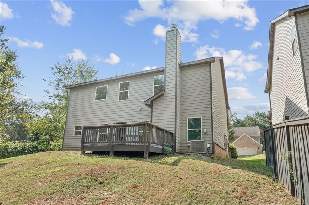 4 bedroom, 3 bathroom, 2,376 sq ft single family residence for sale at 281 Janney Circle, Mcdonough, GA 30253 — photo 3